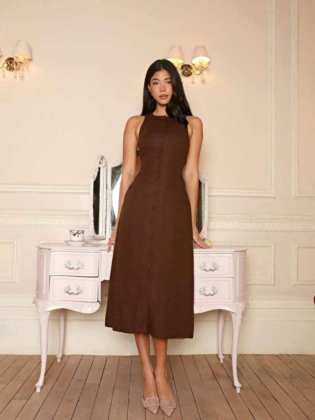Crystal | Sleeveless button-up brown linen midi dress with a figure-hugging fit 0