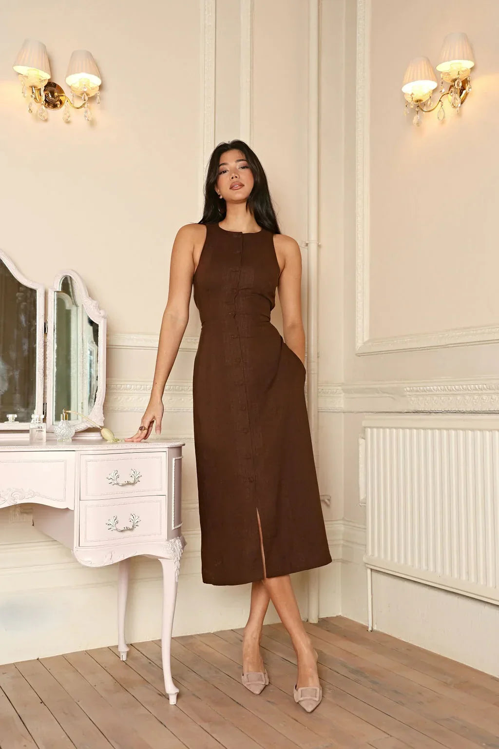 Crystal | Sleeveless button-up brown linen midi dress with a figure-hugging fit 1