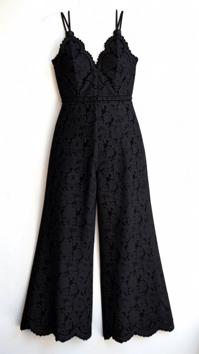 Elegant lace jumpsuit for stylish occasions 3
