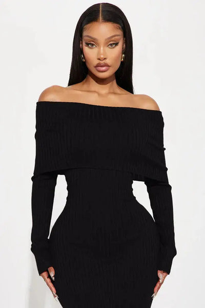 Maxi Dress for Women with Flowing Design - Elegant Long Dress for Everyday and Special Occasions 0