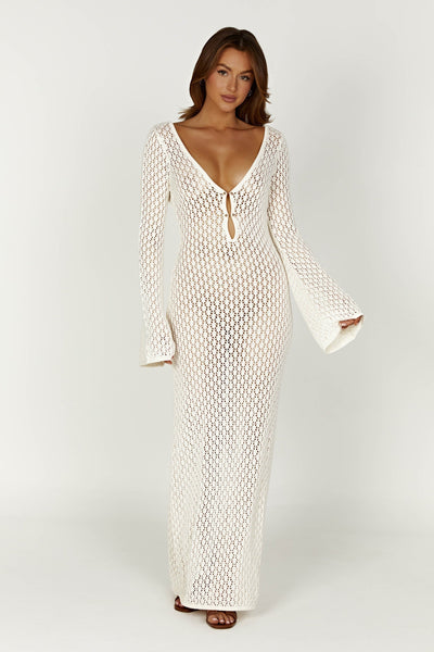 Maxi dress in a crochet look with a deep neckline and long sleeves 1