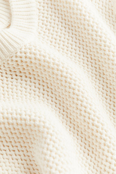 Men's Sweater with Classic Crew Neck and Structured Knit Design for Casual or Office Wear 3