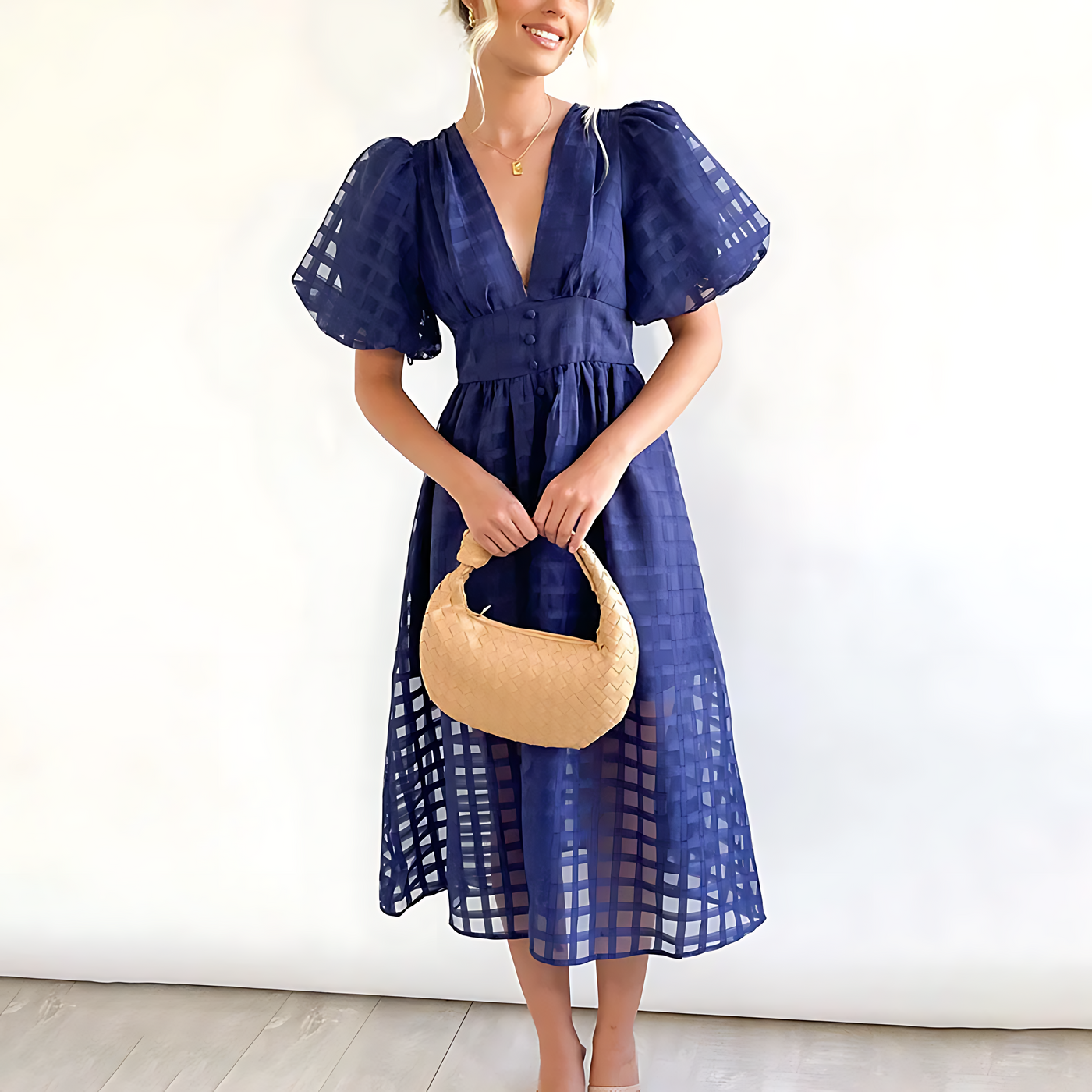 Midi dress with check pattern – Airy summer dress with V-neck & puff sleeves 5