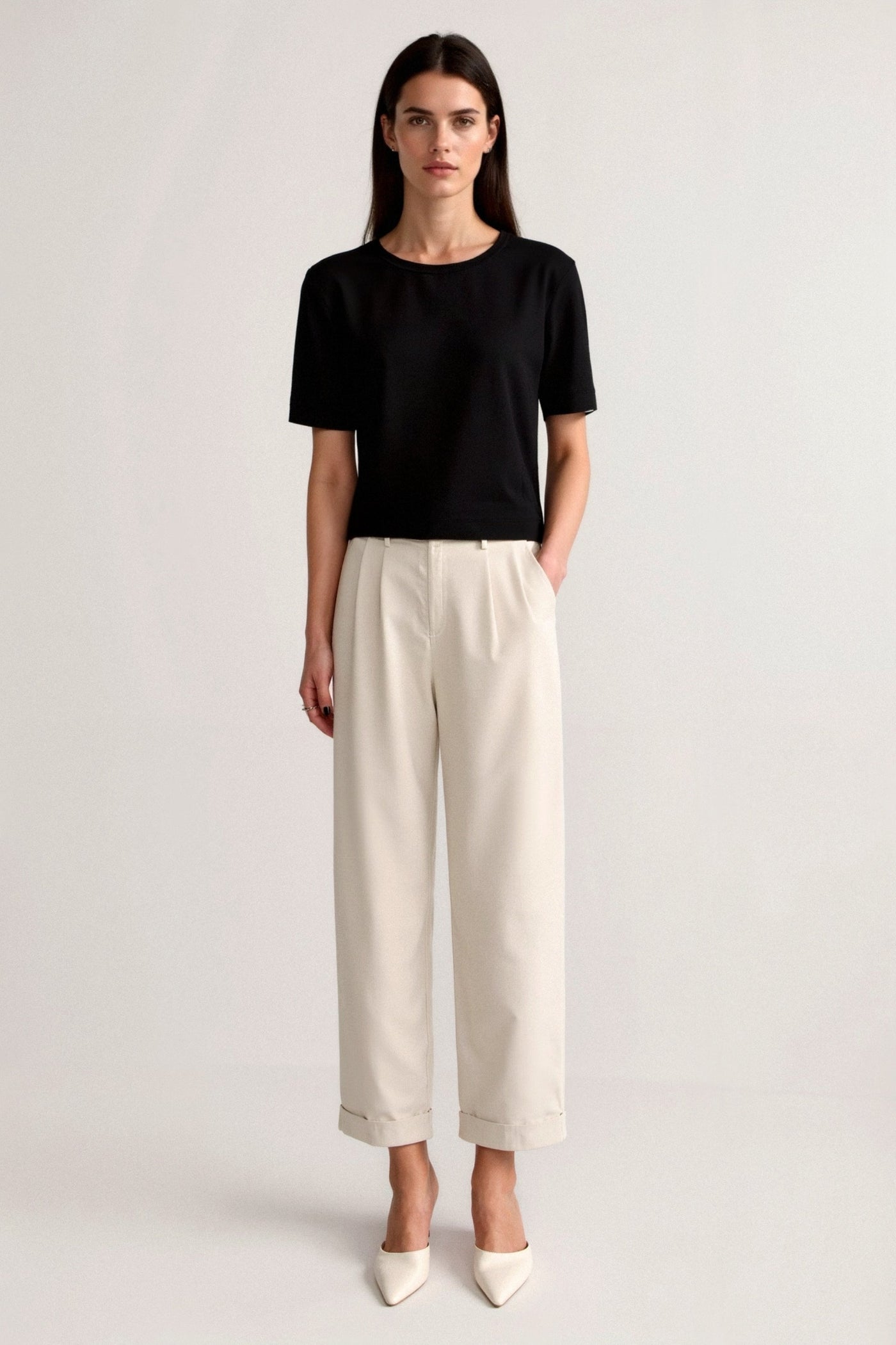 Timeless women's trousers with pleats and turned-up hem 2