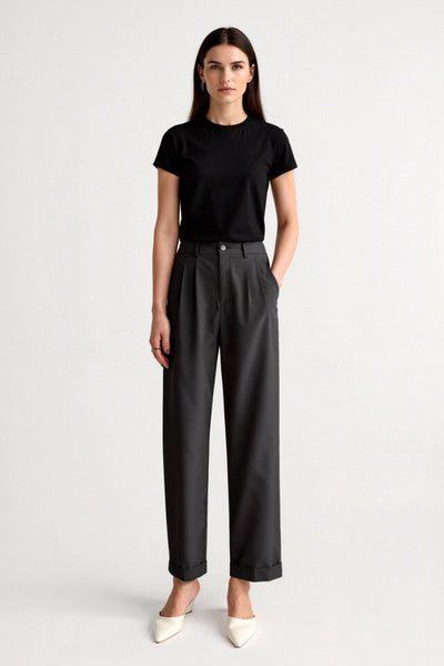 Timeless women's trousers with pleats and turned-up hem 8