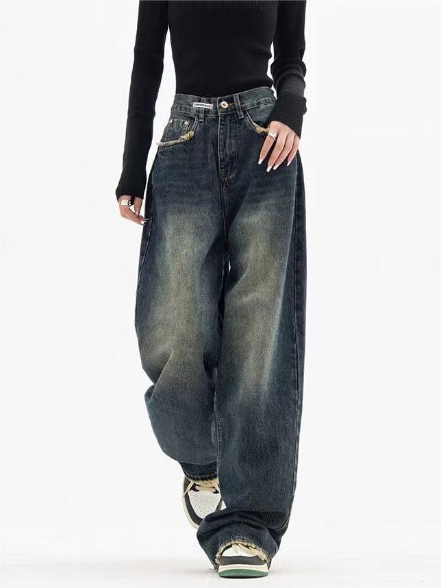 Vintage baggy jeans with a washed effect – a modern 90s look with a relaxed fit 2
