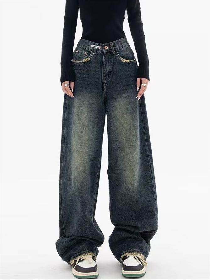 Vintage baggy jeans with a washed effect – a modern 90s look with a relaxed fit 3